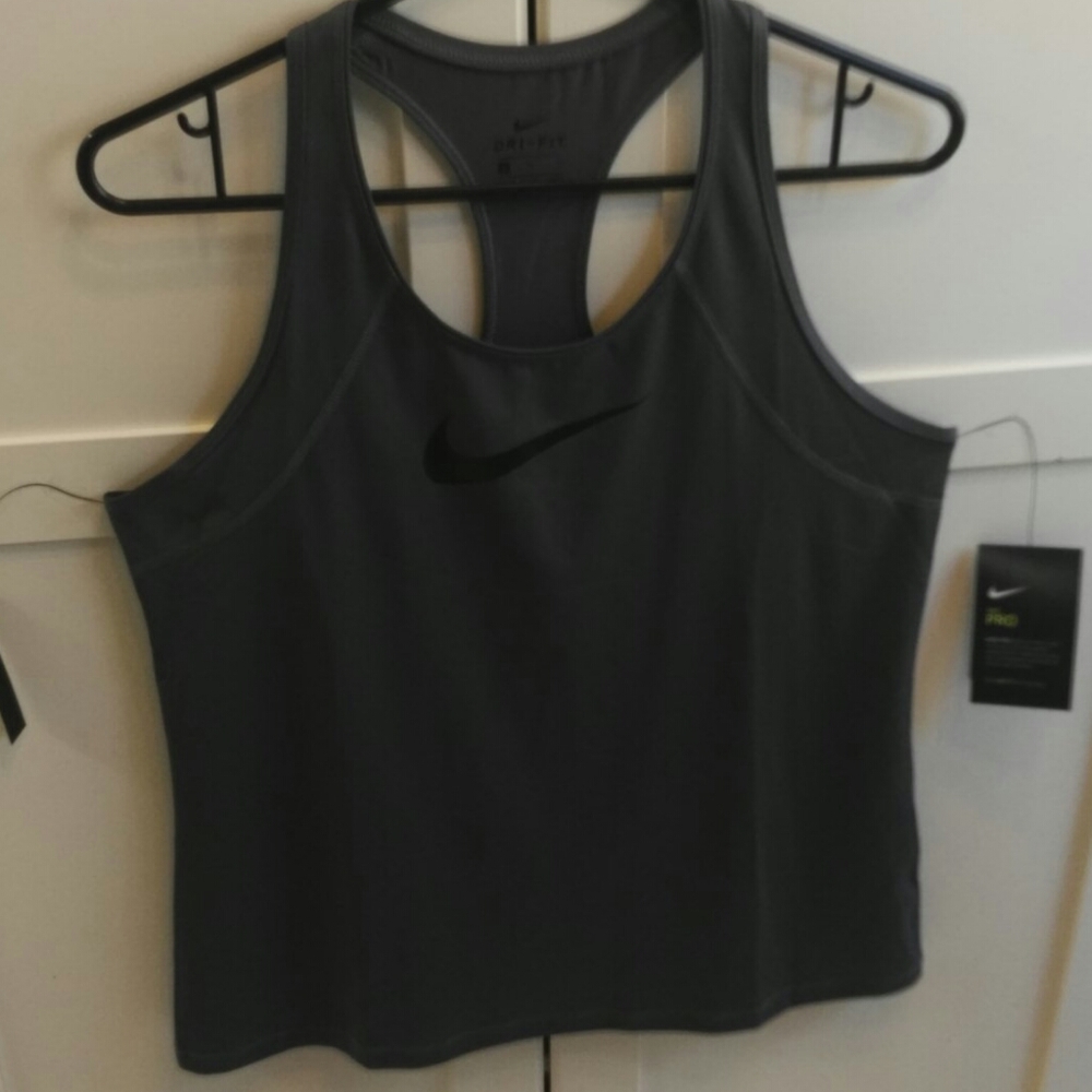Nike - Picture 2 of 8
